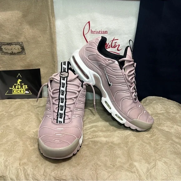 Nike Air Max Pink Athletic Shoes with Tuned Air Cushioning - Picture 6 of 7